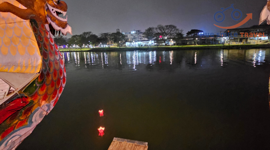 Thả Hoa Đăng